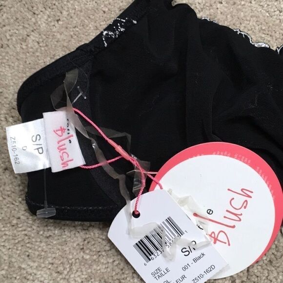 Underwire cross strap bikini top. NWT - Picture 6 of 7